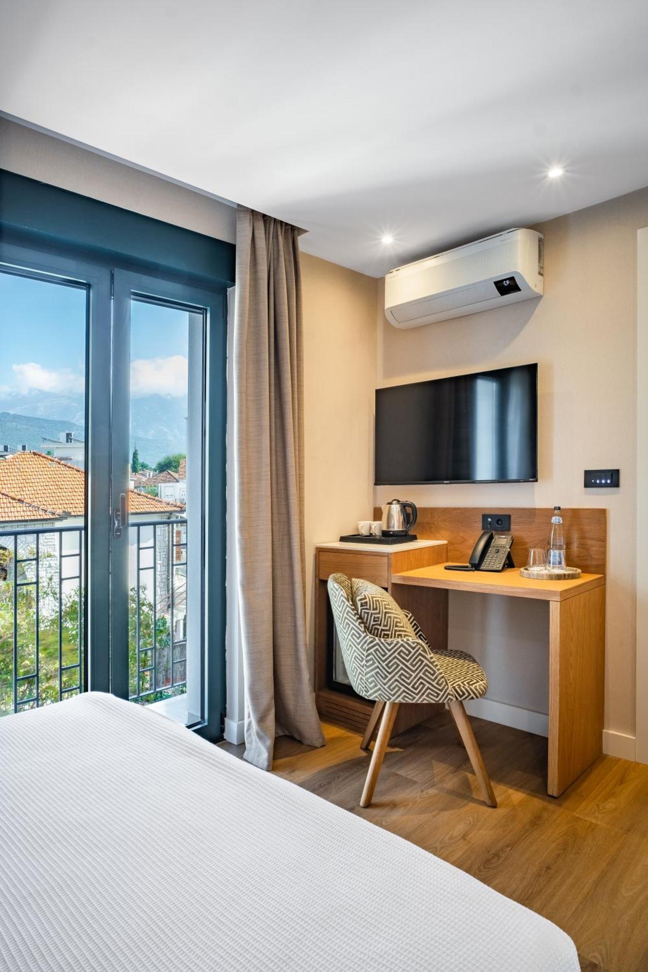 Boutique Hotel Villa Royal Tivat Exteriör bild