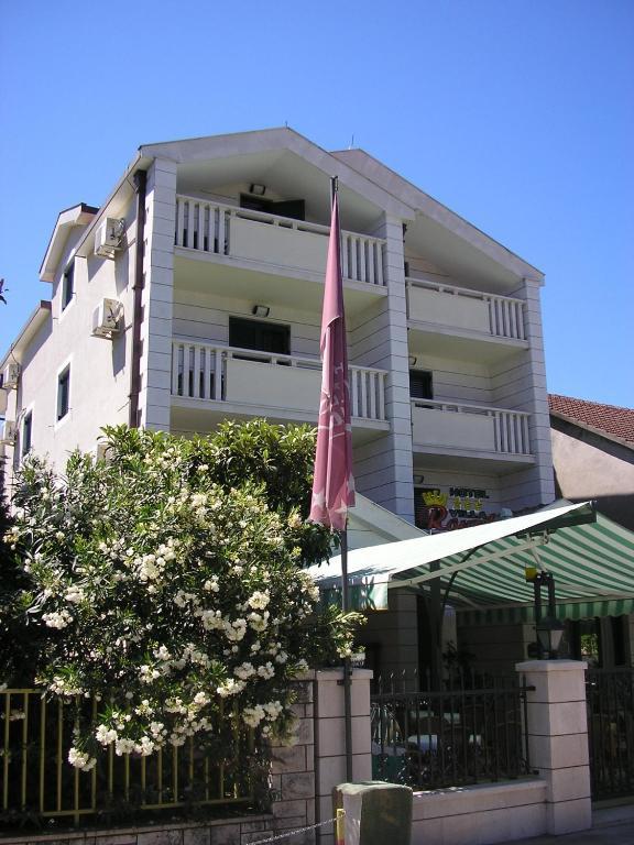 Boutique Hotel Villa Royal Tivat Exteriör bild