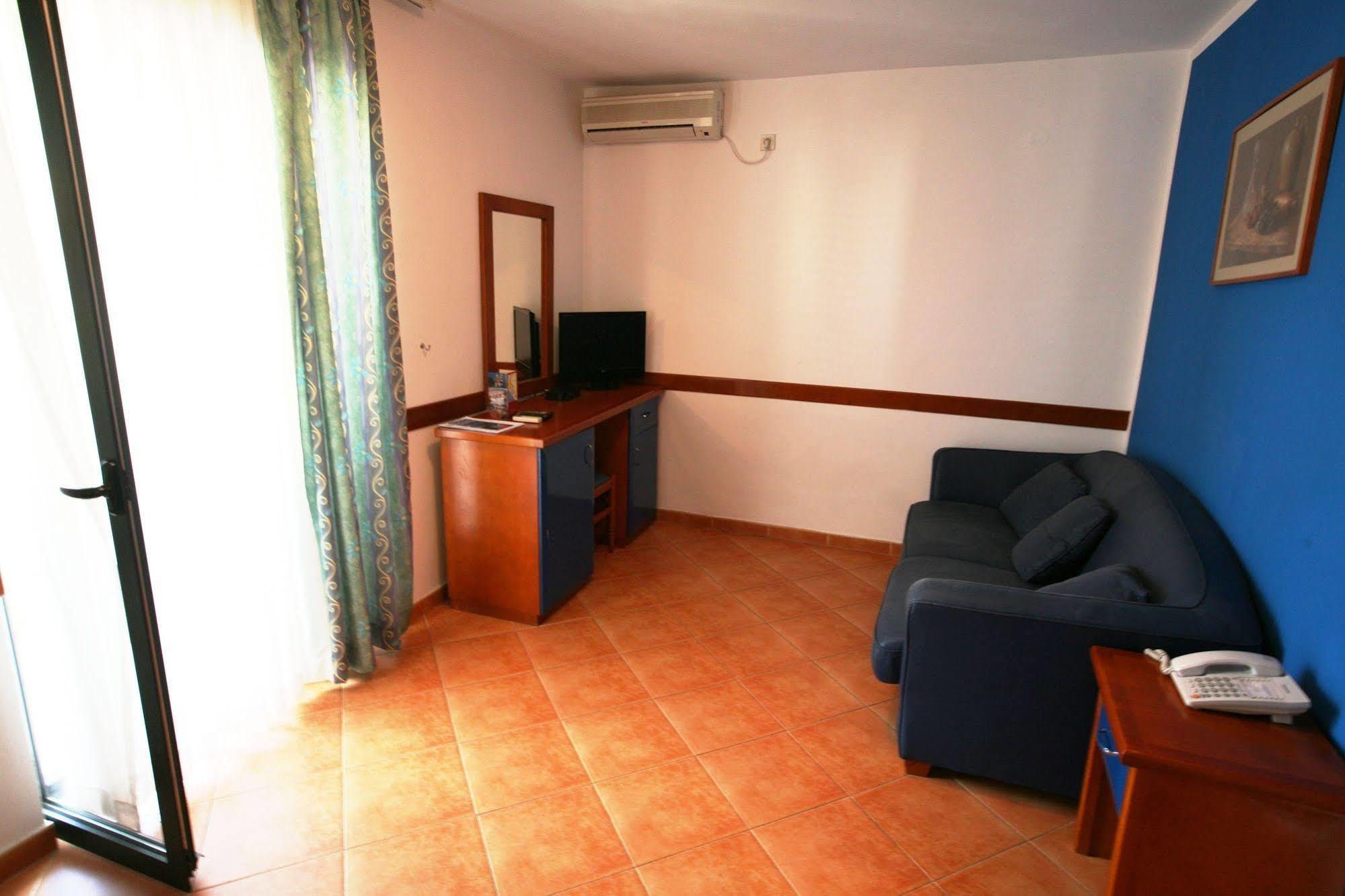Boutique Hotel Villa Royal Tivat Exteriör bild