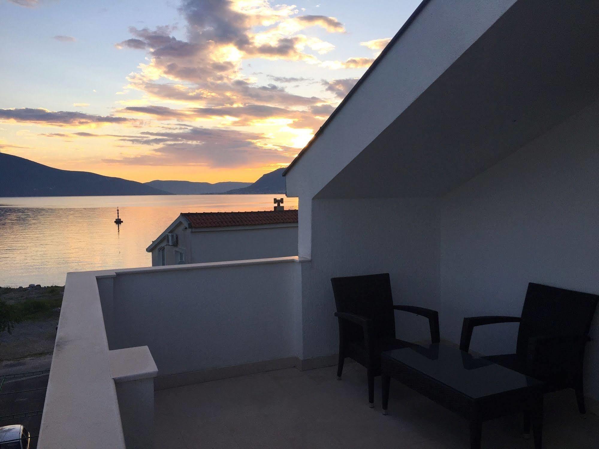 Boutique Hotel Villa Royal Tivat Exteriör bild